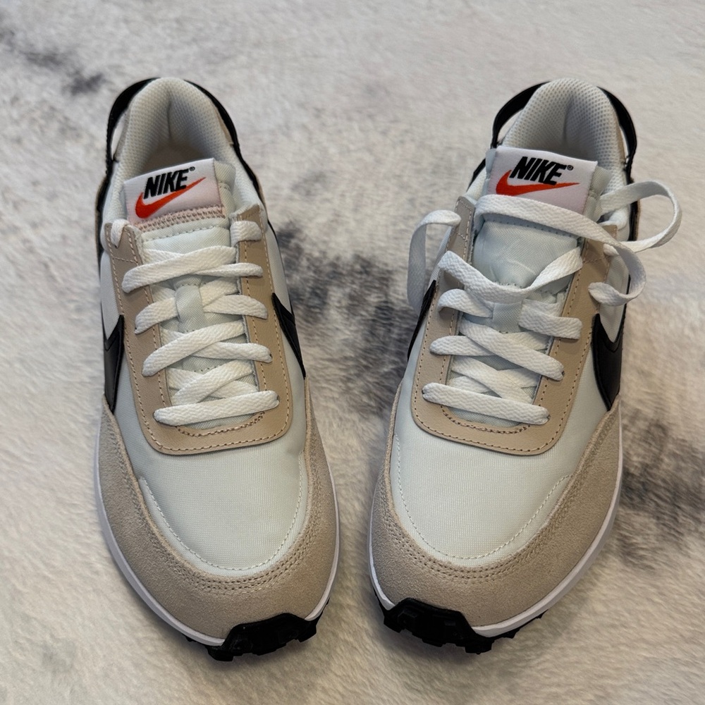 NWOT Nike Shoes